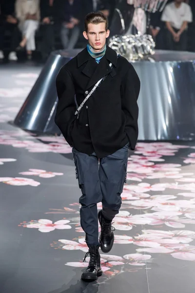 Look 38